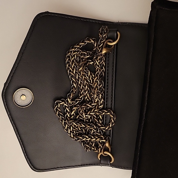 Anthropologie Black Velvet purse w/Faux Tortoise Circle Handle. Includes chain. - Picture 3 of 5
